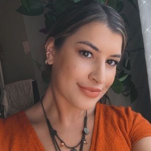 Meet your Posher, Makayla